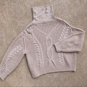 Boutique cable knit balloon sleeve sweater